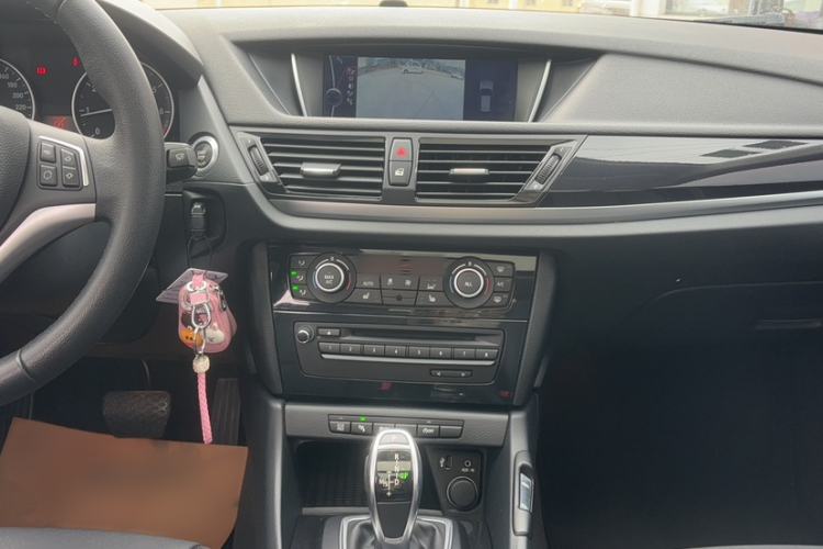Used BMW X1 2015 sDrive18i Leading Edition Audio And AC Panel