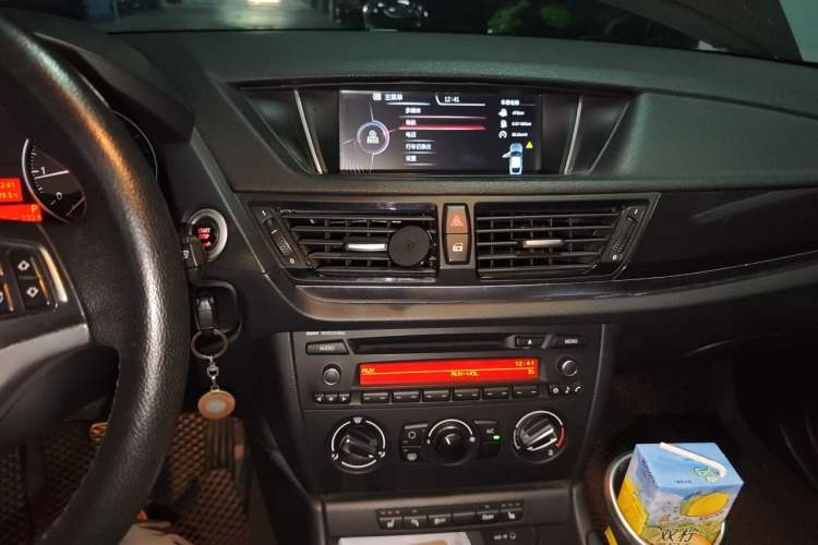 Used BMW X1 2015 sDrive18i Fashion Upgrade Edition Audio And AC Panel