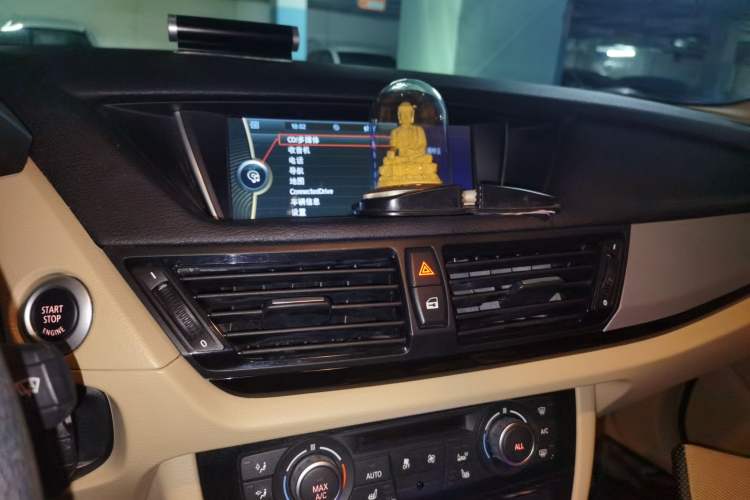 Used BMW X1 2015 xDrive20i Fashion Model Audio And AC Panel