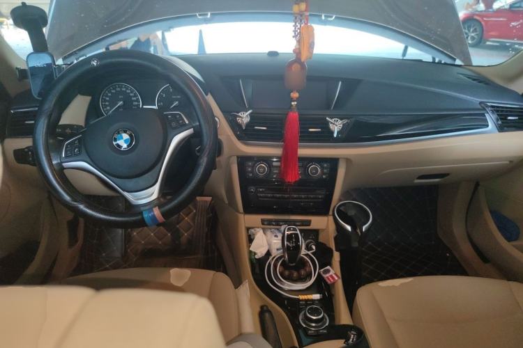 Used BMW X1 2015 sDrive18i Leading Edition Center Console