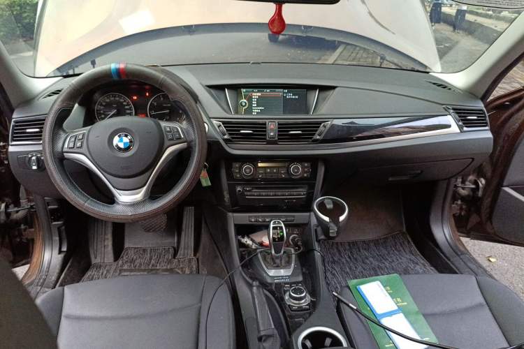 Used BMW X1 2015 sDrive18i Leading Edition Center Console