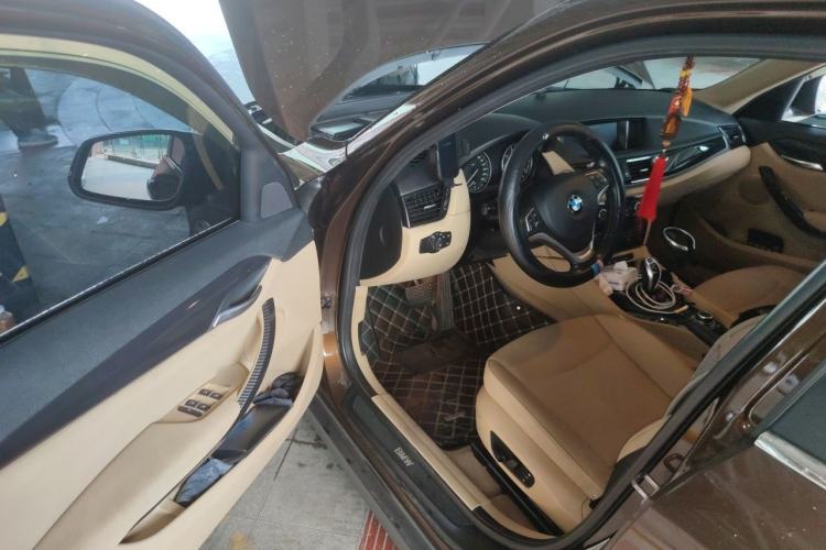 Used BMW X1 2015 sDrive18i Leading Edition Driver Seat