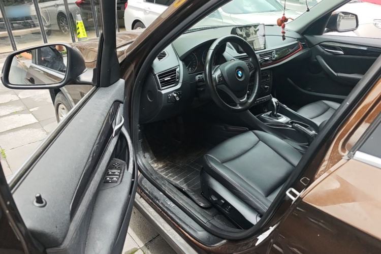 Used BMW X1 2015 sDrive18i Fashion Upgrade Edition Driver Seat