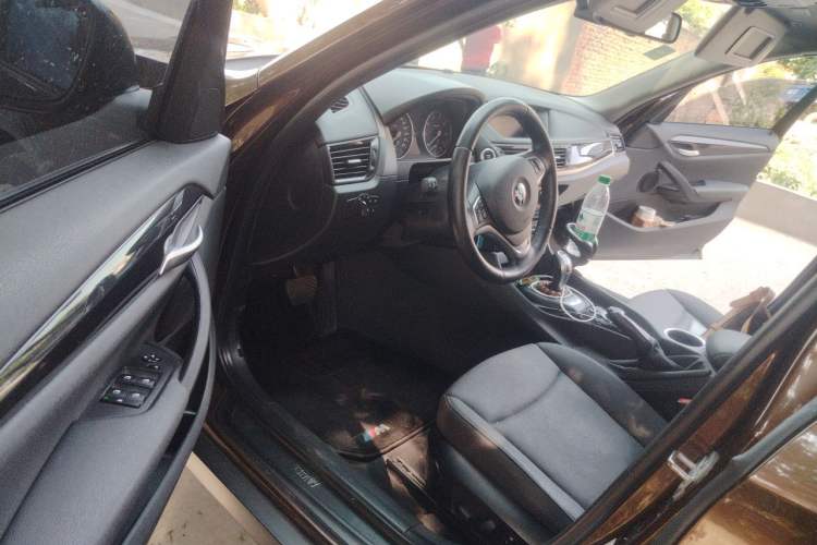 Used BMW X1 2015 sDrive18i Leading Edition Driver Seat