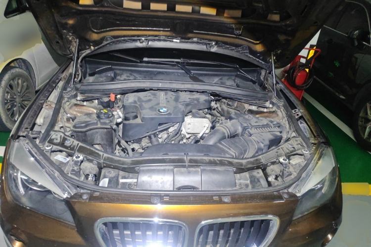 Used BMW X1 2015 sDrive18i Fashion Upgrade Edition Engine Bay