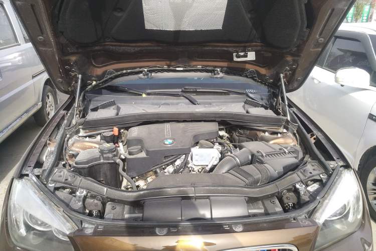 Used BMW X1 2015 sDrive18i Fashion Upgrade Edition Engine Bay