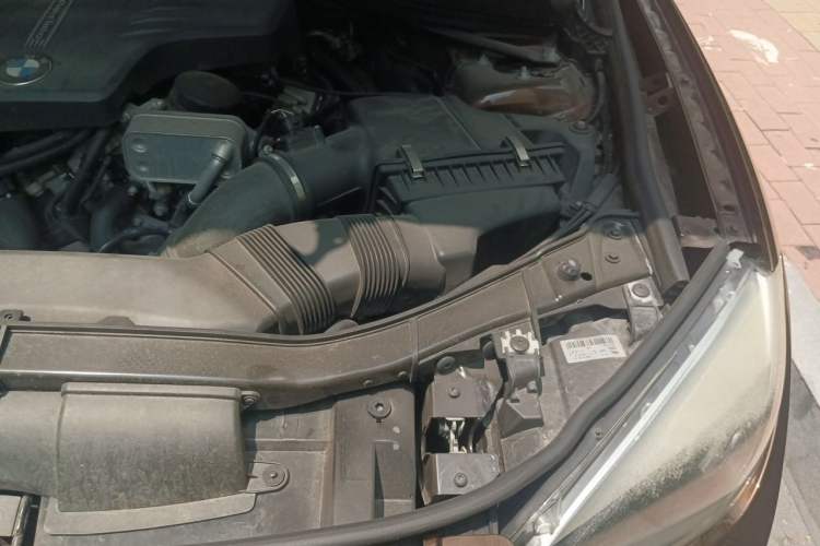 Used BMW X1 2015 sDrive18i Fashion Upgrade Edition Engine Bay Left