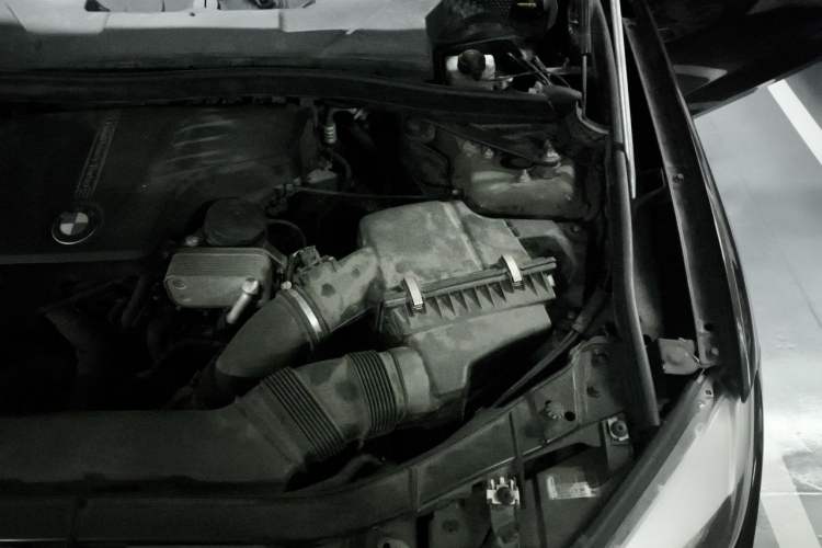 Used BMW X1 2015 sDrive18i Fashion Upgrade Edition Engine Bay Left