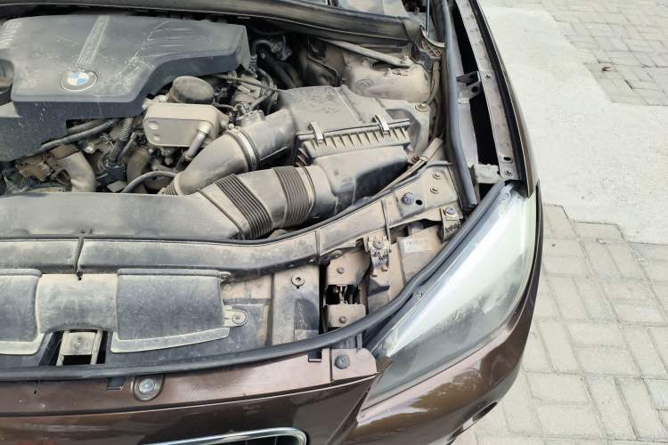 Used BMW X1 2015 sDrive18i Fashion Upgrade Edition Engine Bay Left