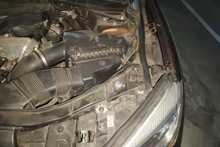 Used BMW X1 2015 xDrive20i Fashion Upgrade Edition Engine Bay Left