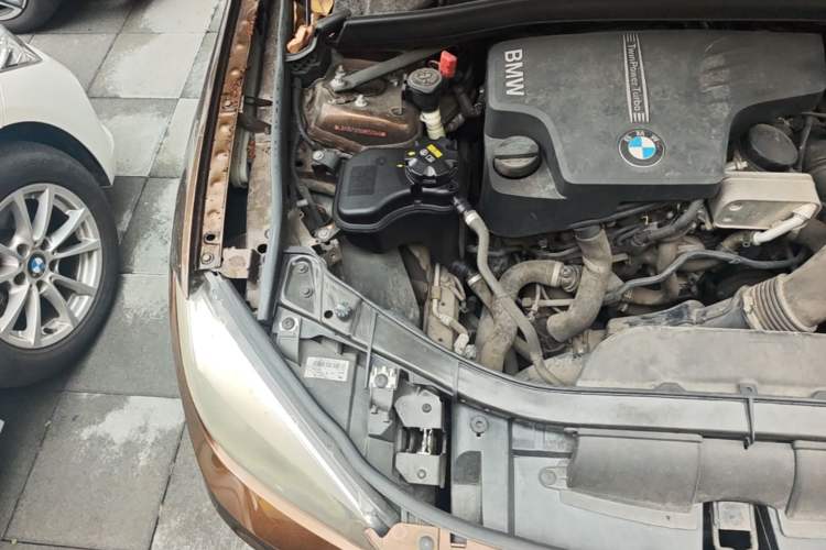 Used BMW X1 2015 sDrive18i Fashion Upgrade Edition Engine Bay Right