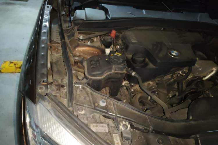 Used BMW X1 2015 xDrive20i Fashion Upgrade Edition Engine Bay Right