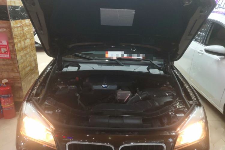 Used BMW X1 2015 sDrive18i Fashion Upgrade Edition Engine Bay