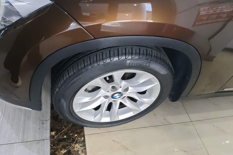Used BMW X1 2015 sDrive18i Fashion Upgrade Edition Exterior 4