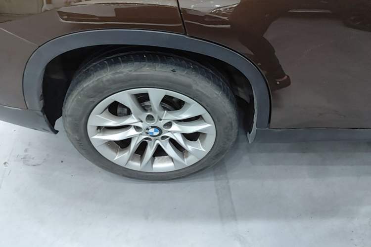 Used BMW X1 2015 sDrive18i Fashion Upgrade Edition Exterior 5