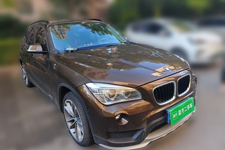 Used BMW X1 2015 sDrive18i Leading Edition Front Right 45 Deg