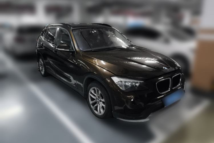 Used BMW X1 2015 sDrive18i Fashion Upgrade Edition Front Right 45 Deg