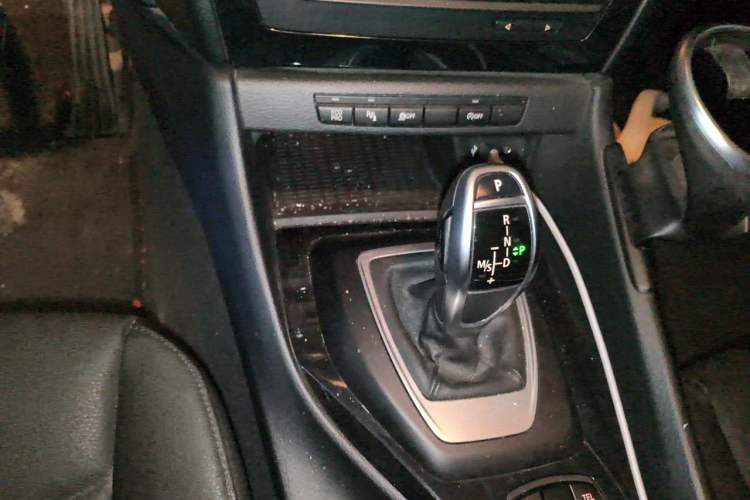Used BMW X1 2015 sDrive18i Leading Edition Gear Lever