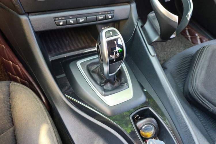 Used BMW X1 2015 sDrive18i Fashion Upgrade Edition Gear Lever