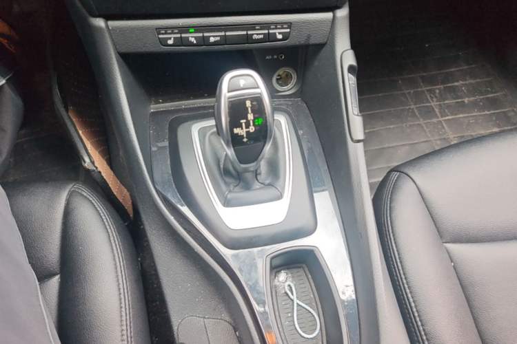 Used BMW X1 2015 sDrive18i Fashion Upgrade Edition Gear Lever