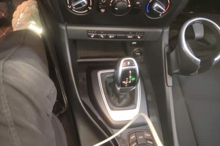 Used BMW X1 2015 sDrive18i Fashion Upgrade Edition Gear Lever