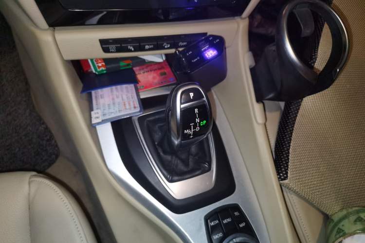 Used BMW X1 2015 xDrive20i Fashion Model Gear Lever