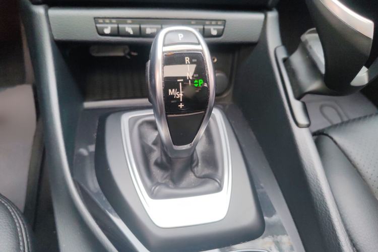 Used BMW X1 2015 sDrive18i Fashion Upgrade Edition Gear Lever