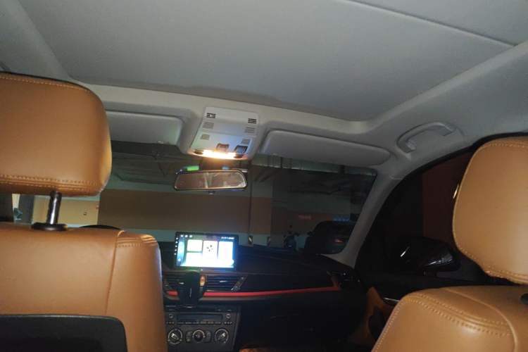 Used BMW X1 2015 sDrive18i Fashion Upgrade Edition Headliner