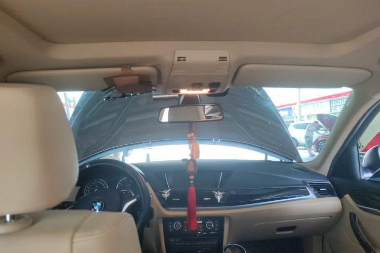 Used BMW X1 2015 sDrive18i Leading Edition Headliner