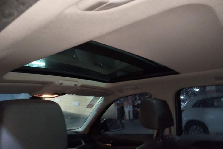 Used BMW X1 2015 sDrive18i Leading Edition Headliner