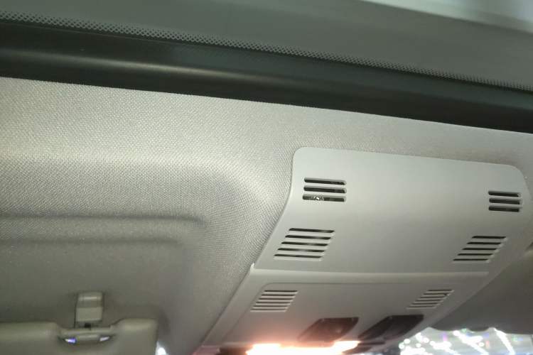 Used BMW X1 2015 sDrive18i Fashion Upgrade Edition Headliner