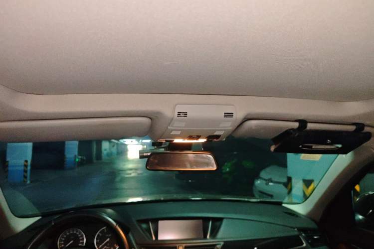 Used BMW X1 2015 sDrive18i Fashion Upgrade Edition Headliner