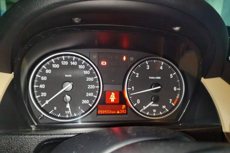 Used BMW X1 2015 xDrive20i Fashion Model Instrument Cluster