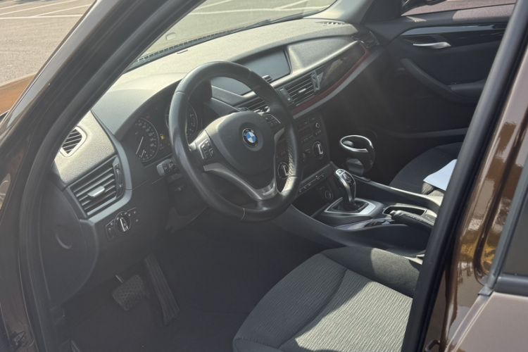 Used BMW X1 2015 sDrive18i Fashion Upgrade Edition Interior 2