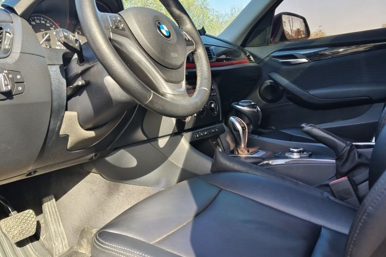 Used BMW X1 2015 sDrive18i Fashion Upgrade Edition Interior 3