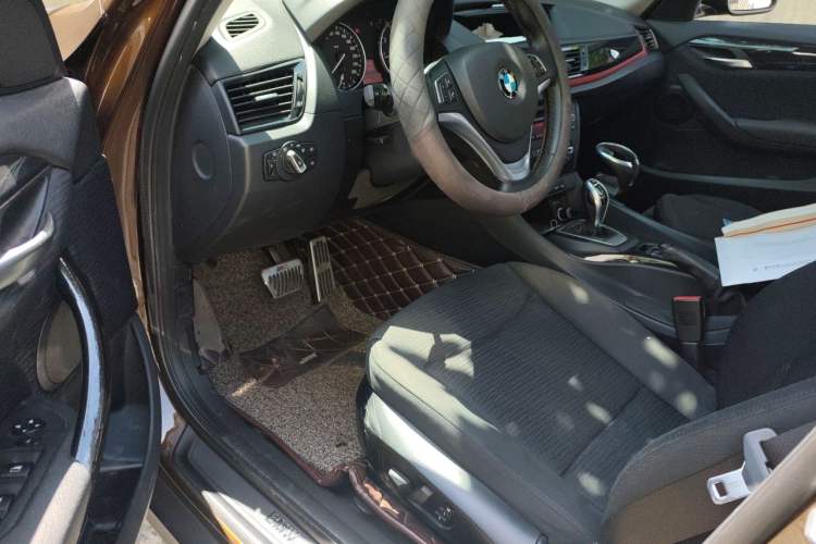 Used BMW X1 2015 sDrive18i Fashion Upgrade Edition Interior 3