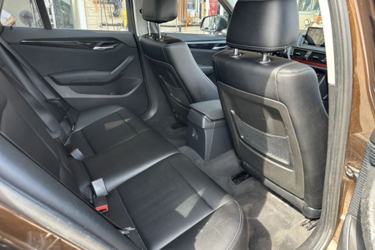 Used BMW X1 2015 sDrive18i Fashion Upgrade Edition Interior 3