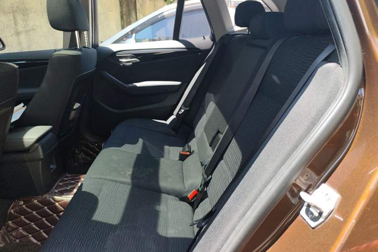 Used BMW X1 2015 sDrive18i Fashion Upgrade Edition Interior 4