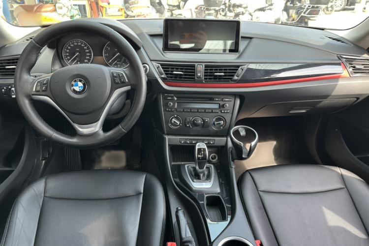 Used BMW X1 2015 sDrive18i Fashion Upgrade Edition Interior 4