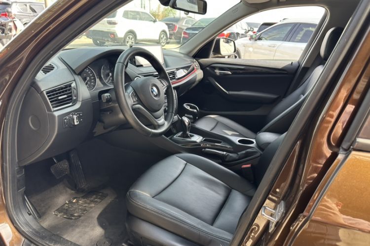 Used BMW X1 2015 sDrive18i Fashion Upgrade Edition Interior 5