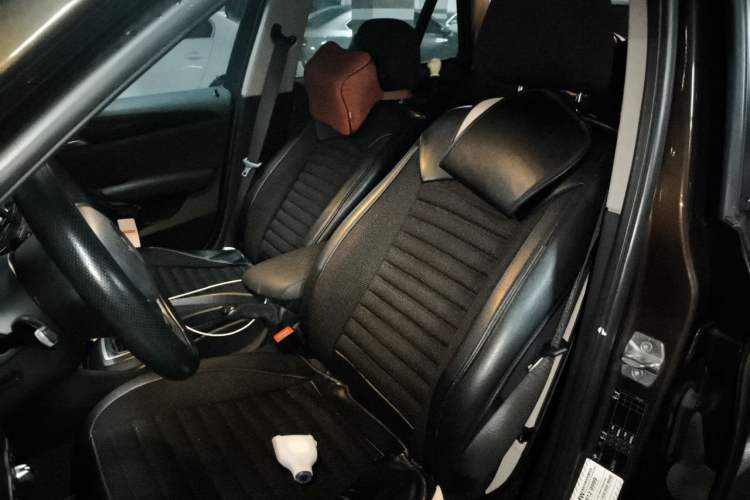 Used BMW X1 2015 sDrive18i Fashion Upgrade Edition Left Front Seat
