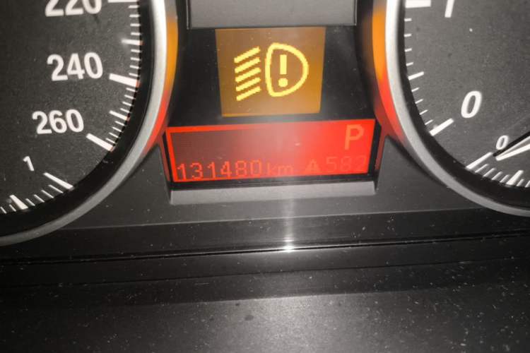 Used BMW X1 2015 sDrive18i Fashion Upgrade Edition Odometer Close Up