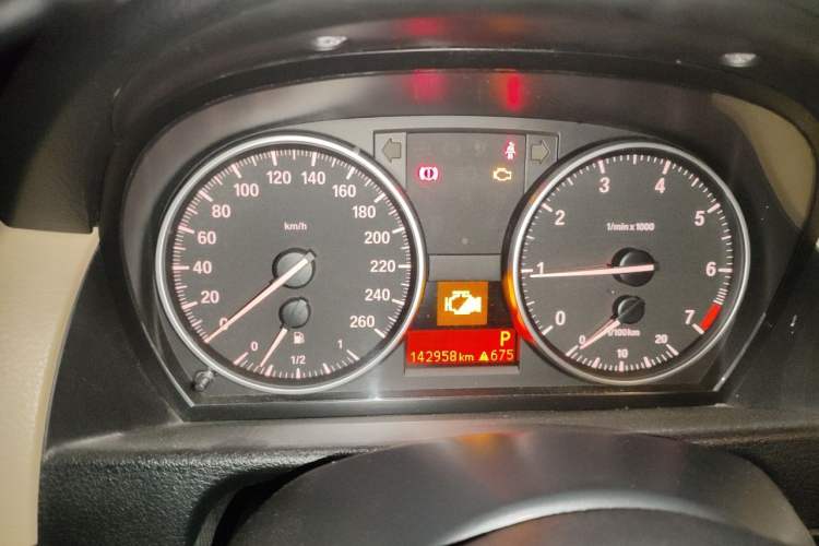 Used BMW X1 2015 sDrive18i Leading Edition Odometer Close Up