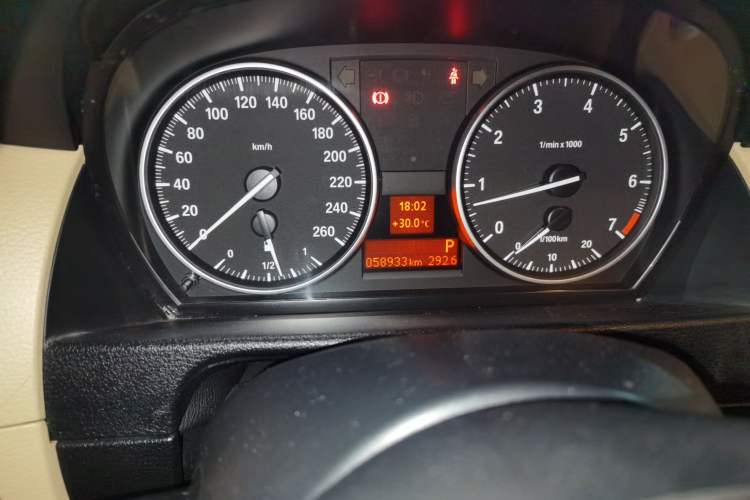 Used BMW X1 2015 xDrive20i Fashion Model Odometer Close Up
