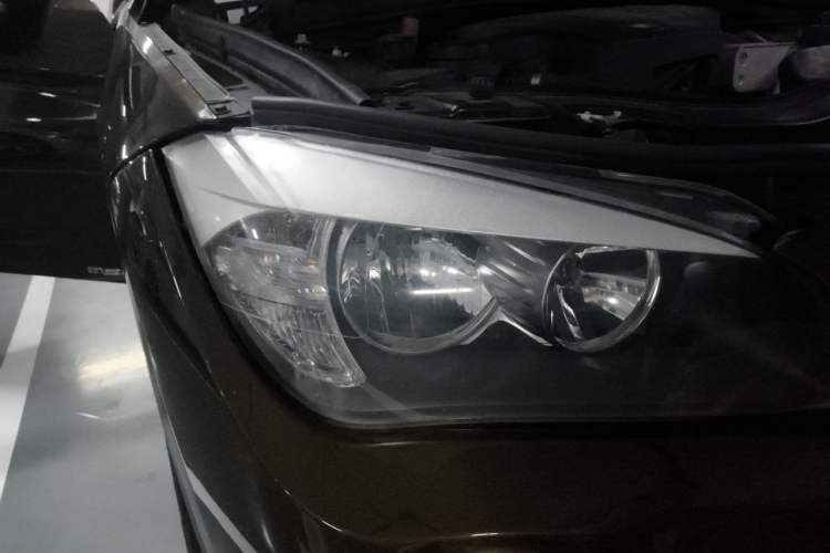 Used BMW X1 2015 sDrive18i Fashion Upgrade Edition Right Front Headlight
