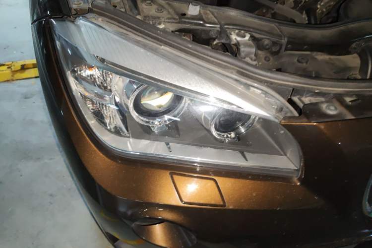 Used BMW X1 2015 xDrive20i Fashion Upgrade Edition Right Front Headlight