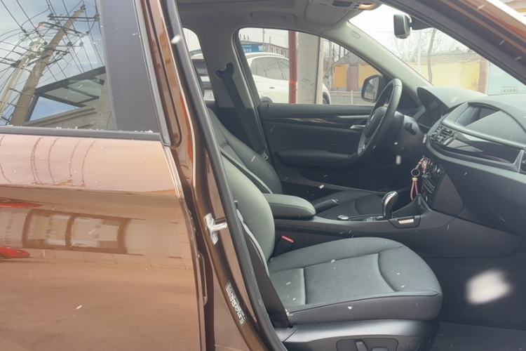 Used BMW X1 2015 sDrive18i Leading Edition Right Front Seat