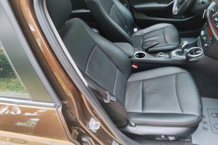 Used BMW X1 2015 sDrive18i Fashion Upgrade Edition Right Front Seat