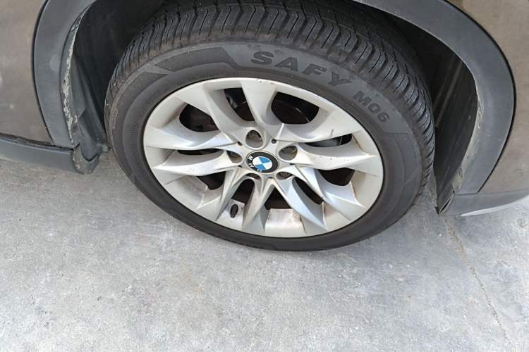 Used BMW X1 2015 sDrive18i Fashion Upgrade Edition Right Front Wheel Hub