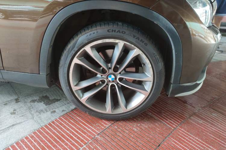 Used BMW X1 2015 sDrive18i Leading Edition Right Front Wheel Hub
